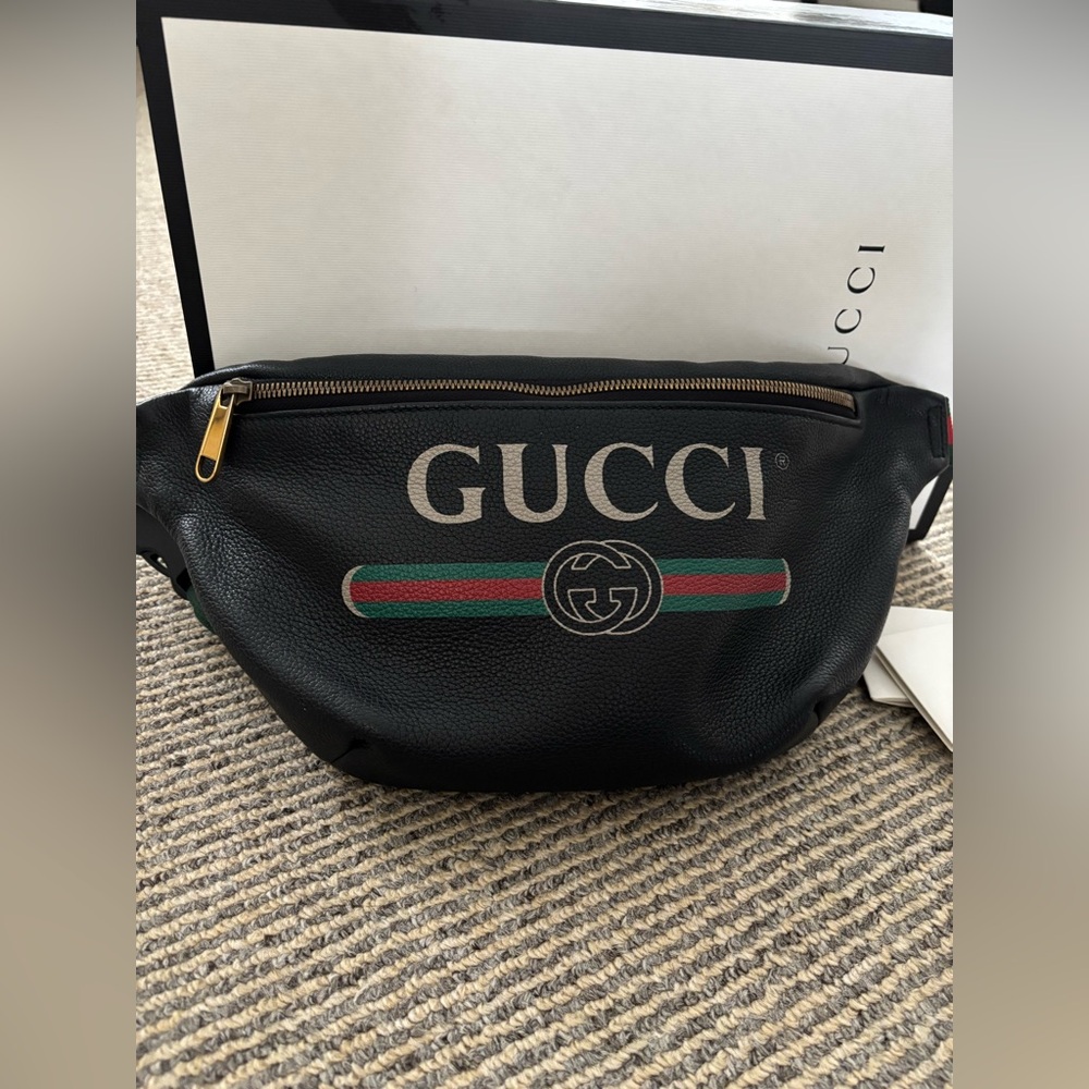 AUTHENTIC Large Gucci Black Logo Belt Bag